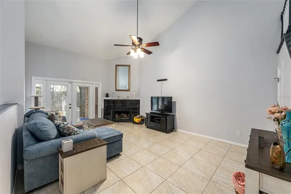 $220,000 | 2740 Northwest 39th Drive, Gainesville, FL 32606