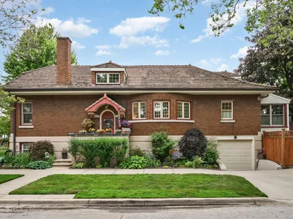 $775,000 | 2500 West Farwell Avenue, Chicago, IL 60645