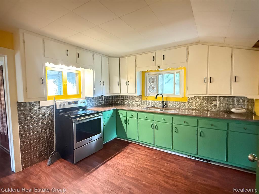 809 Waterloo St. Clair, MI 48079 - Photo 8 of 21 Gallery Image 8