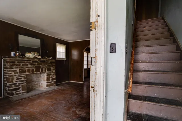 a view of walk in closet