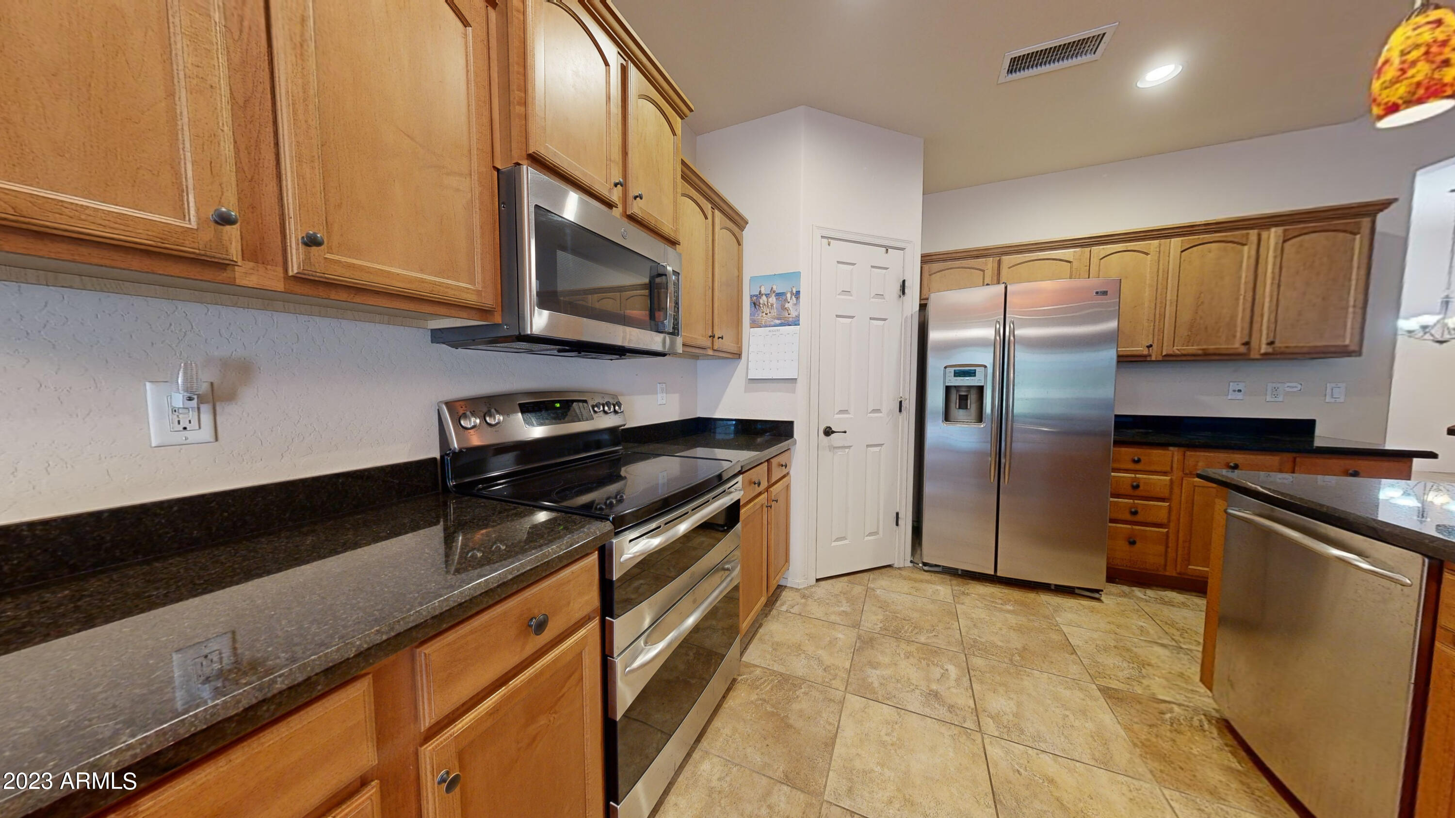988 South Del Rio Court Apache Junction, AZ 85119 - Photo 6 of 22 Kitchen