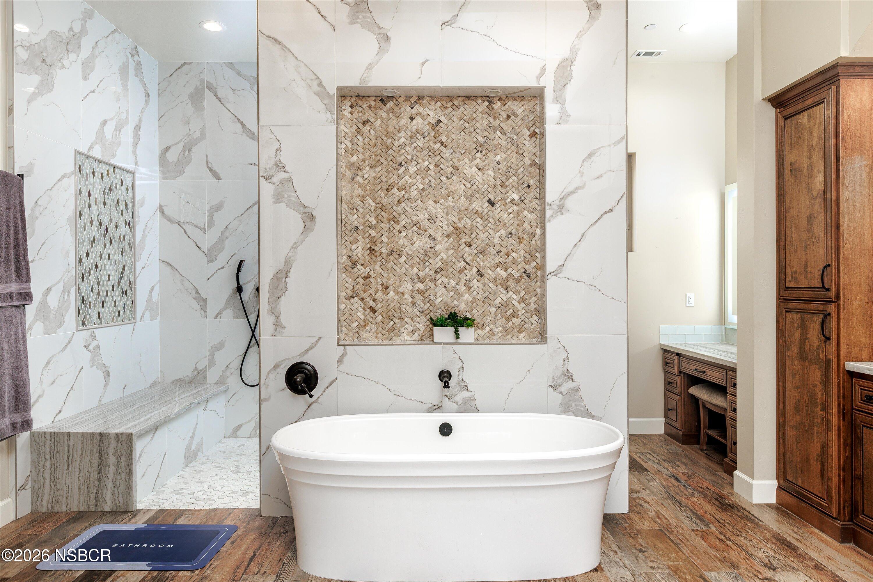 1950 Lemon Ranch Road Arroyo Grande, CA 93420 - Photo 21 of 34 21. master tub