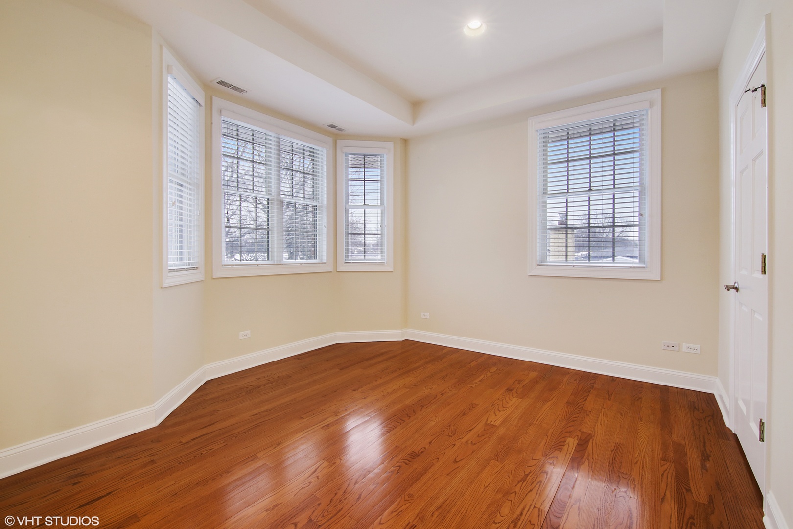 507 Locust Road Wilmette, IL 60091 - Photo 19 of 25