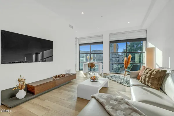 $899,000 | 178 South Euclid Avenue, Unit 412, Pasadena, CA 91101