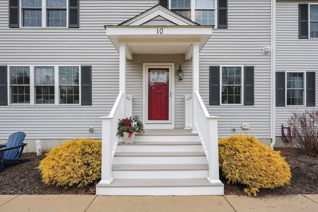 $609,000 | 143 Oak Street, Unit 10, Norton, MA 02766