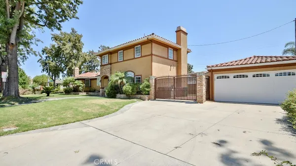 $1,609,000 | 4704 East Centralia Street, Long Beach, CA 90808