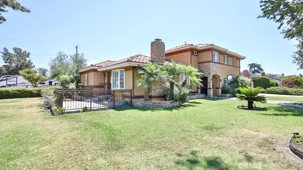 $1,609,000 | 4704 East Centralia Street, Long Beach, CA 90808