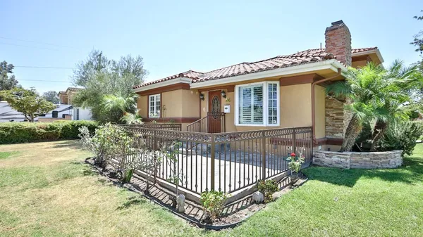 $1,609,000 | 4704 East Centralia Street, Long Beach, CA 90808