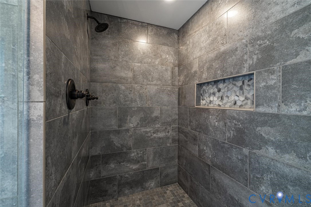 14469 Riverside Drive Ashland, VA 23005 - Photo 29 of 59 New tiled shower, new hardware