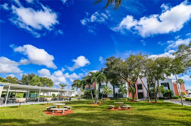 $189,900 | 4110 Oakridge V, Unit 4110, Deerfield Beach, FL 33442