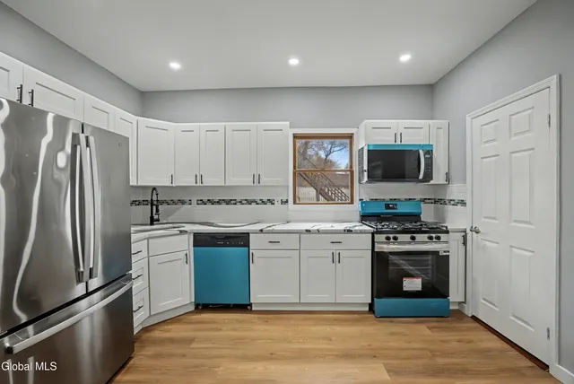 $424,900 | 332 Georgetta Dix Plaza, Schenectady, NY 12307