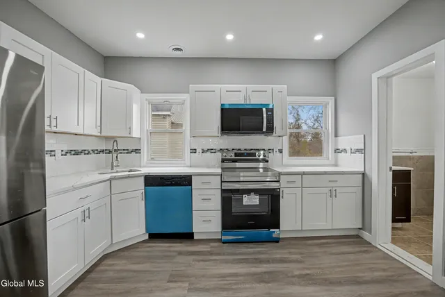 $424,900 | 332 Georgetta Dix Plaza, Schenectady, NY 12307