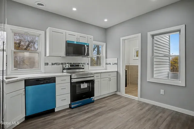 $424,900 | 332 Georgetta Dix Plaza, Schenectady, NY 12307