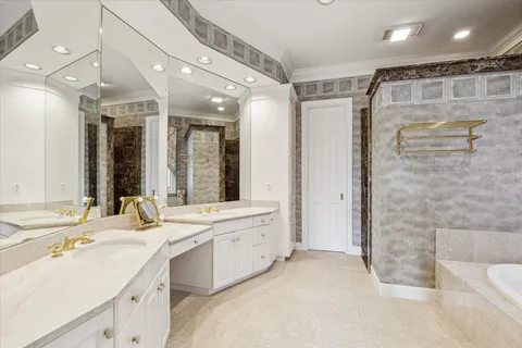 $2,695,000 | 10243 Pineland Drive, Houston, TX 77024