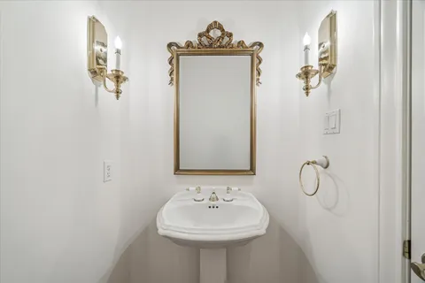 $2,695,000 | 10243 Pineland Drive, Houston, TX 77024