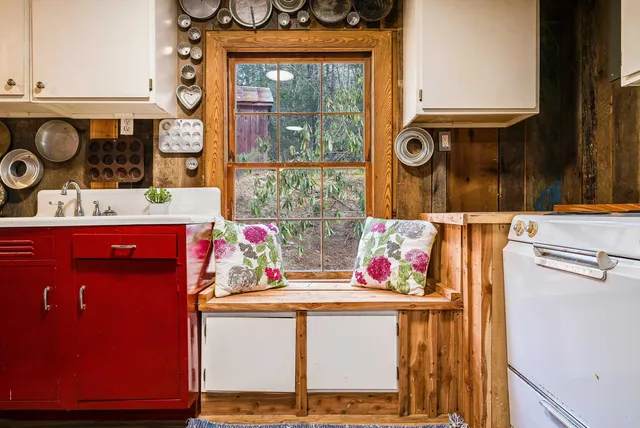 $800,000 | 595 Deerfield Valley Road, West Augusta, VA 24485