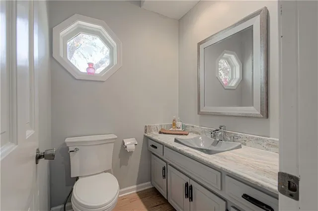 $479,900 | 116 The Woodlands Drive, Gladstone, MO 64119