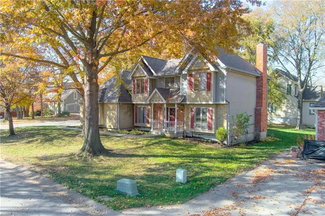 $479,900 | 116 The Woodlands Drive, Gladstone, MO 64119