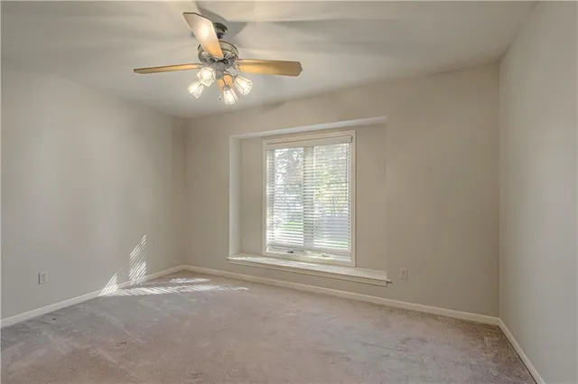 $479,900 | 116 The Woodlands Drive, Gladstone, MO 64119