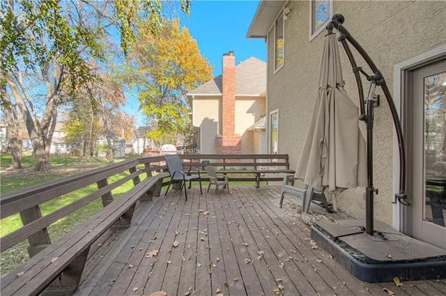 $479,900 | 116 The Woodlands Drive, Gladstone, MO 64119