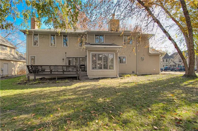 $479,900 | 116 The Woodlands Drive, Gladstone, MO 64119