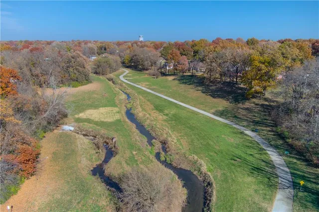 $479,900 | 116 The Woodlands Drive, Gladstone, MO 64119