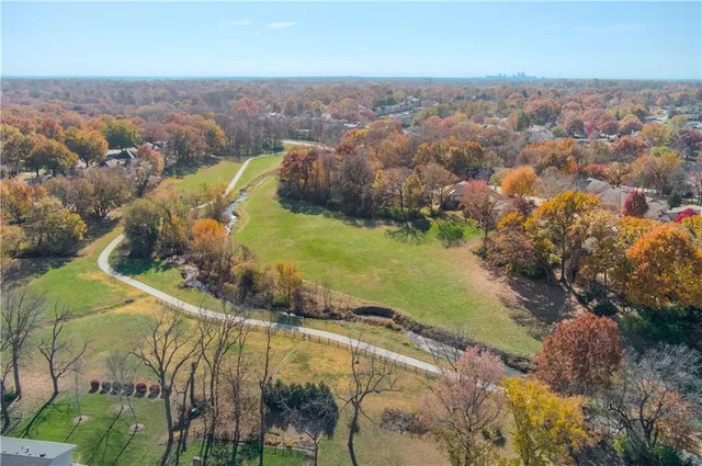 $479,900 | 116 The Woodlands Drive, Gladstone, MO 64119