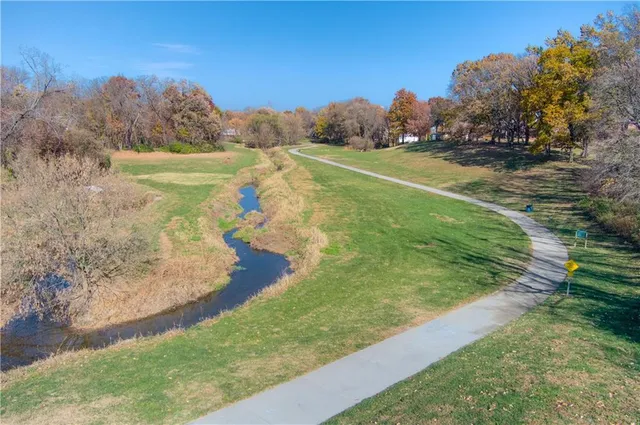 $479,900 | 116 The Woodlands Drive, Gladstone, MO 64119