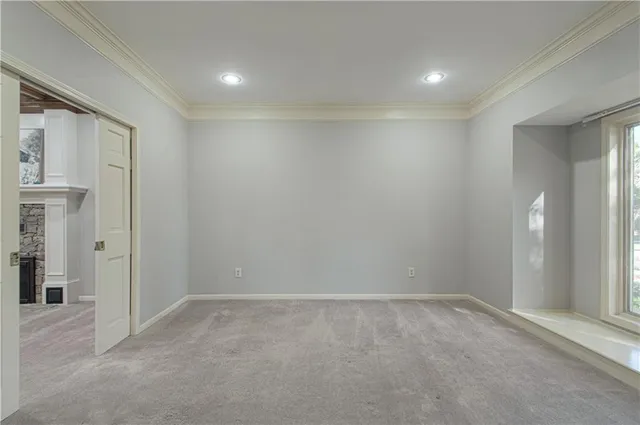 $479,900 | 116 The Woodlands Drive, Gladstone, MO 64119