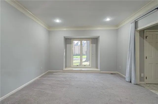 $479,900 | 116 The Woodlands Drive, Gladstone, MO 64119