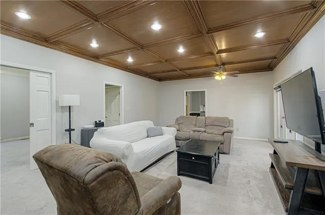 $479,900 | 116 The Woodlands Drive, Gladstone, MO 64119