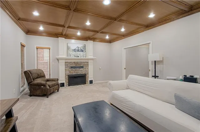 $479,900 | 116 The Woodlands Drive, Gladstone, MO 64119