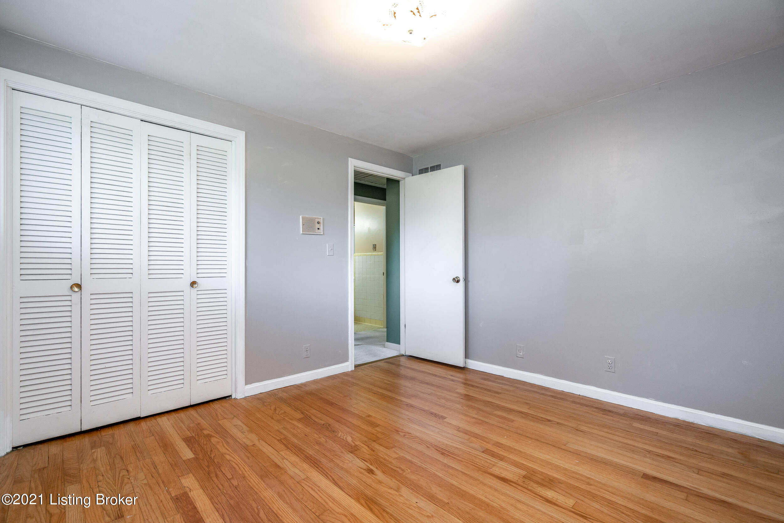 8900 Waltlee Road Louisville, KY 40291 - Photo 37 of 37 8900 Waltlee Rd-38