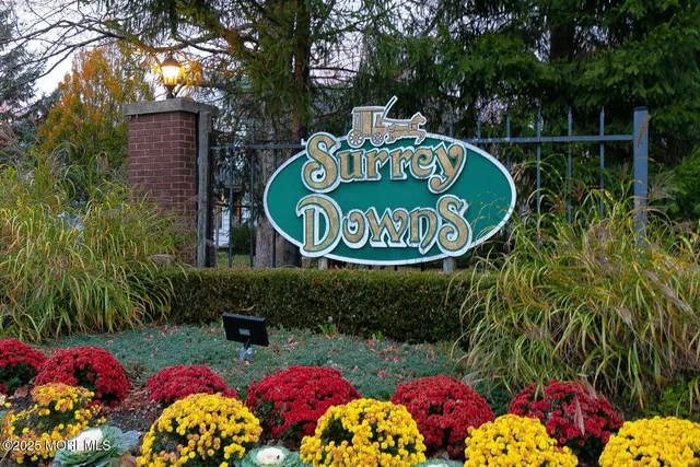 $399,900 | 53 Farnworth Close, Freehold, NJ 07728