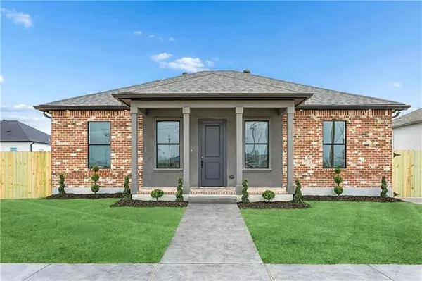 $319,000 | 3913 Volpe Drive, Chalmette, LA 70043