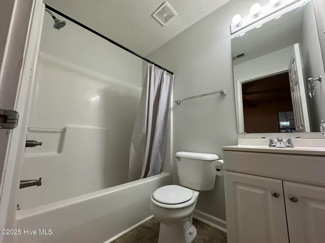 $1,595 | 821 Summer Tree Lane, Wilmington, NC 28412