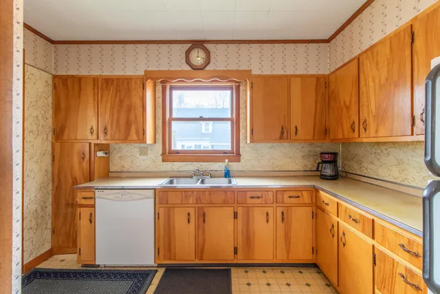 $169,900 | 62 Highland Avenue, Troy, VT 05859