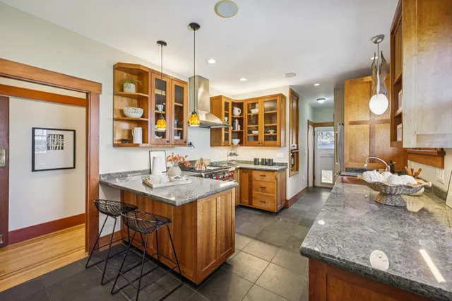 $2,289,000 | 3833 Lakeshore Avenue, Oakland, CA 94610