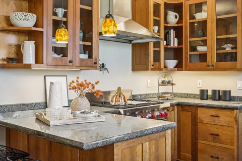 $2,289,000 | 3833 Lakeshore Avenue, Oakland, CA 94610