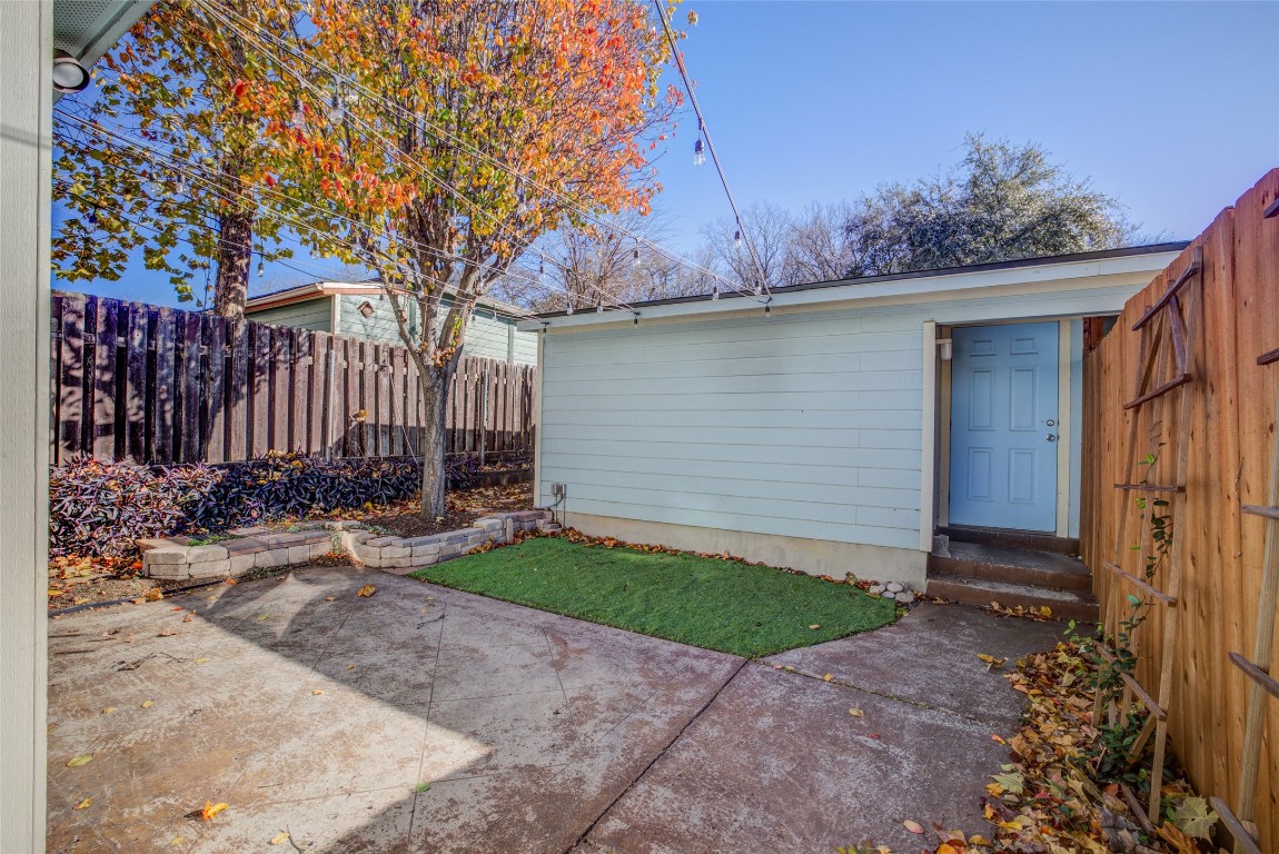 4109 East 12th Street, Unit 2 Austin, TX 78721 - Photo 35 of 39 a front view of a house with garden