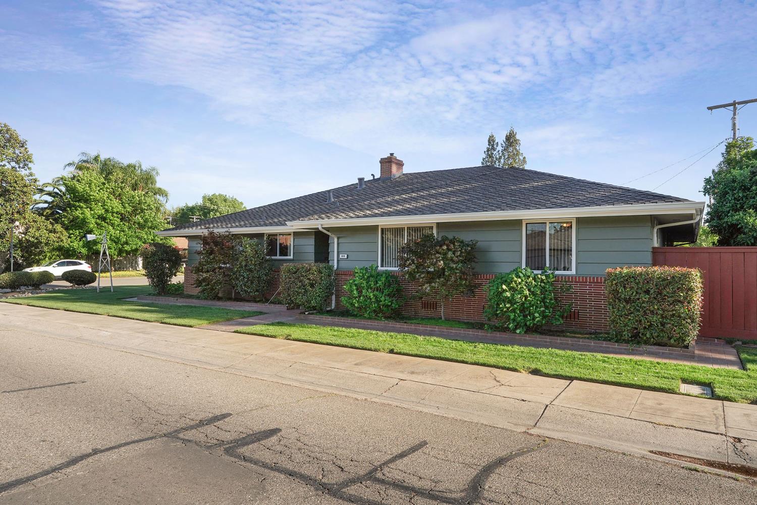 610 West Tokay Street Lodi, CA 95240 - Photo 3 of 40