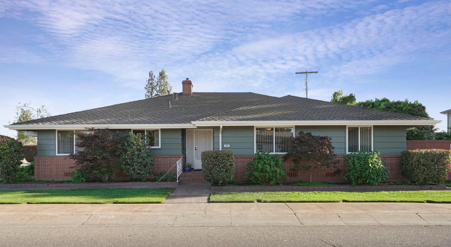 610 West Tokay Street Lodi, CA 95240 - Photo 3 of 39