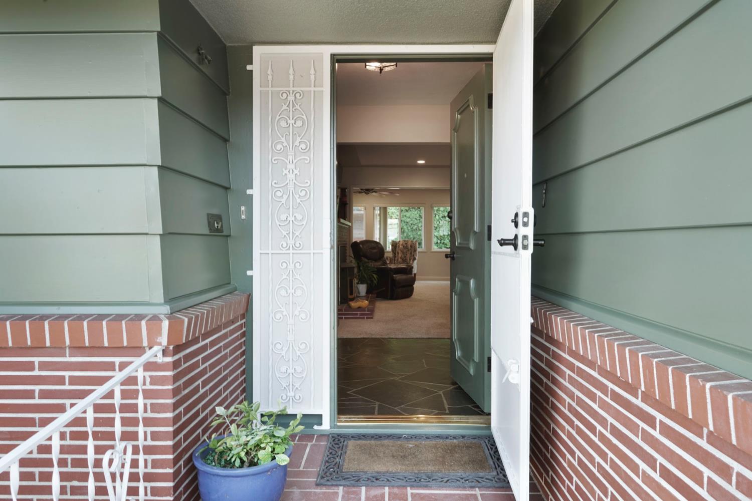 610 West Tokay Street Lodi, CA 95240 - Photo 7 of 40