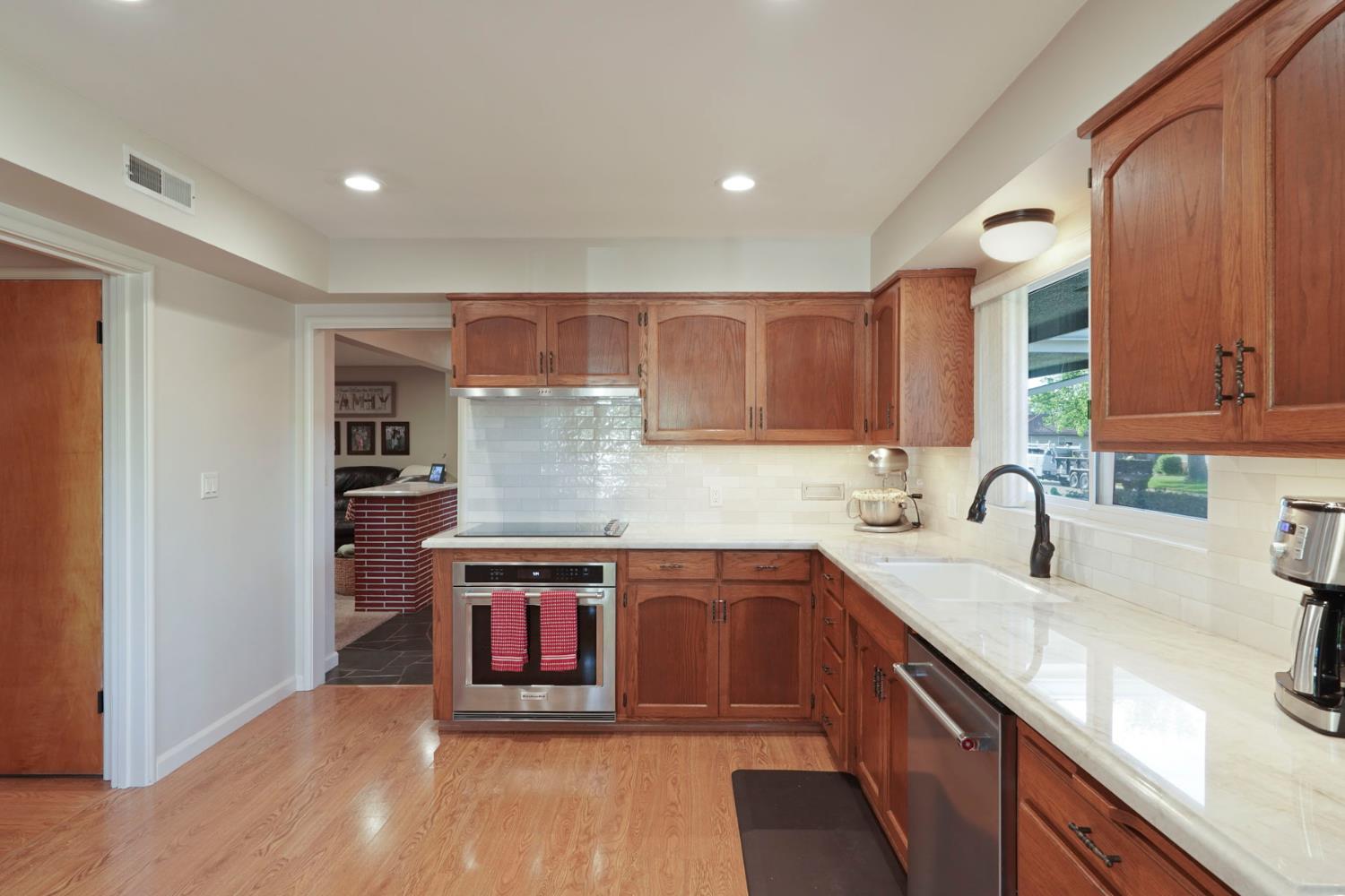 610 West Tokay Street Lodi, CA 95240 - Photo 7 of 39