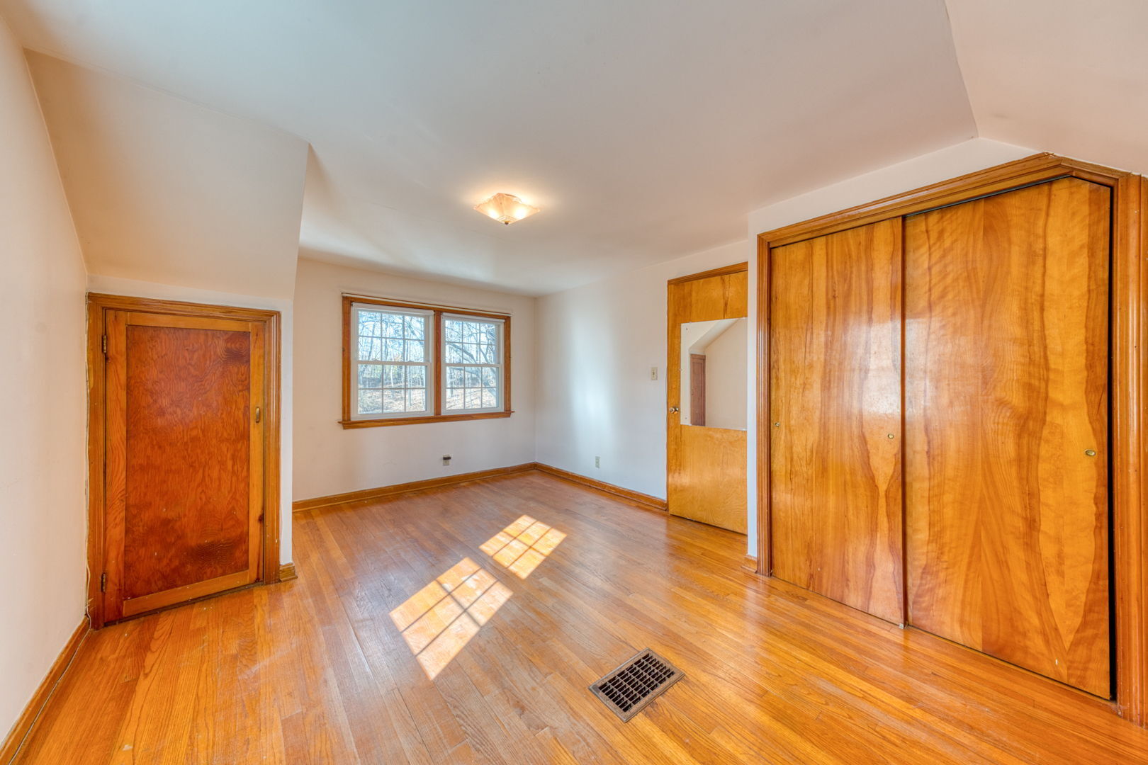 578 Old Turnpike Road Southington, CT 06479 - Photo 11 of 35