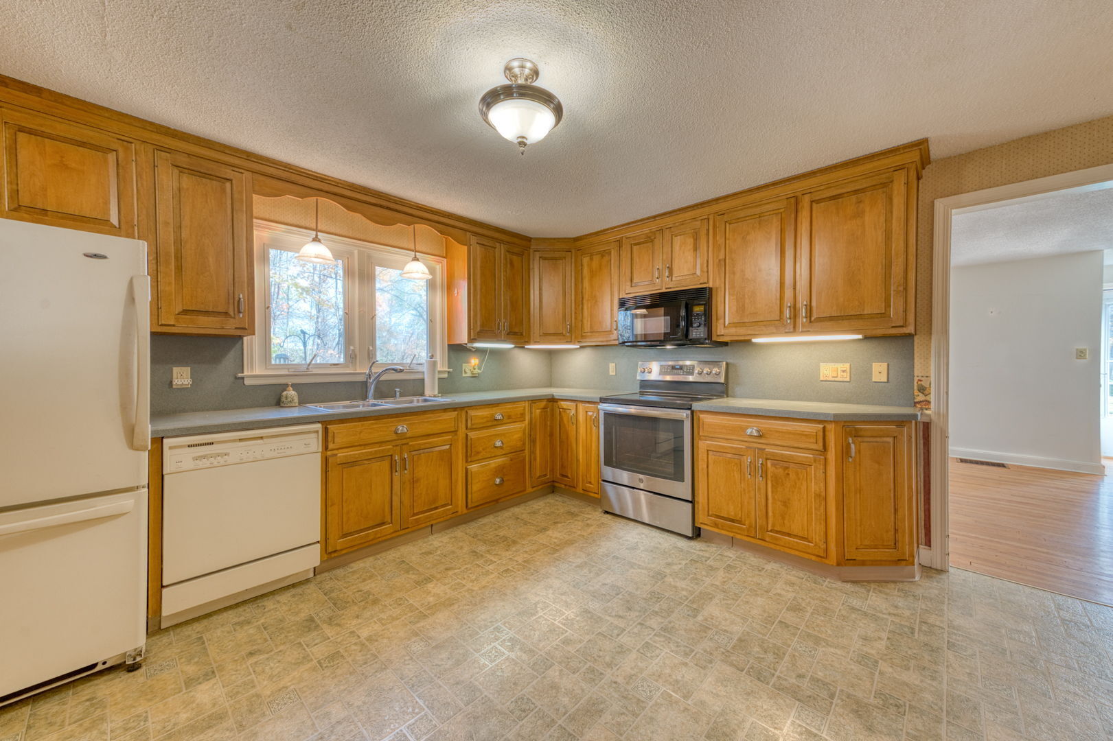 578 Old Turnpike Road Southington, CT 06479 - Photo 23 of 35