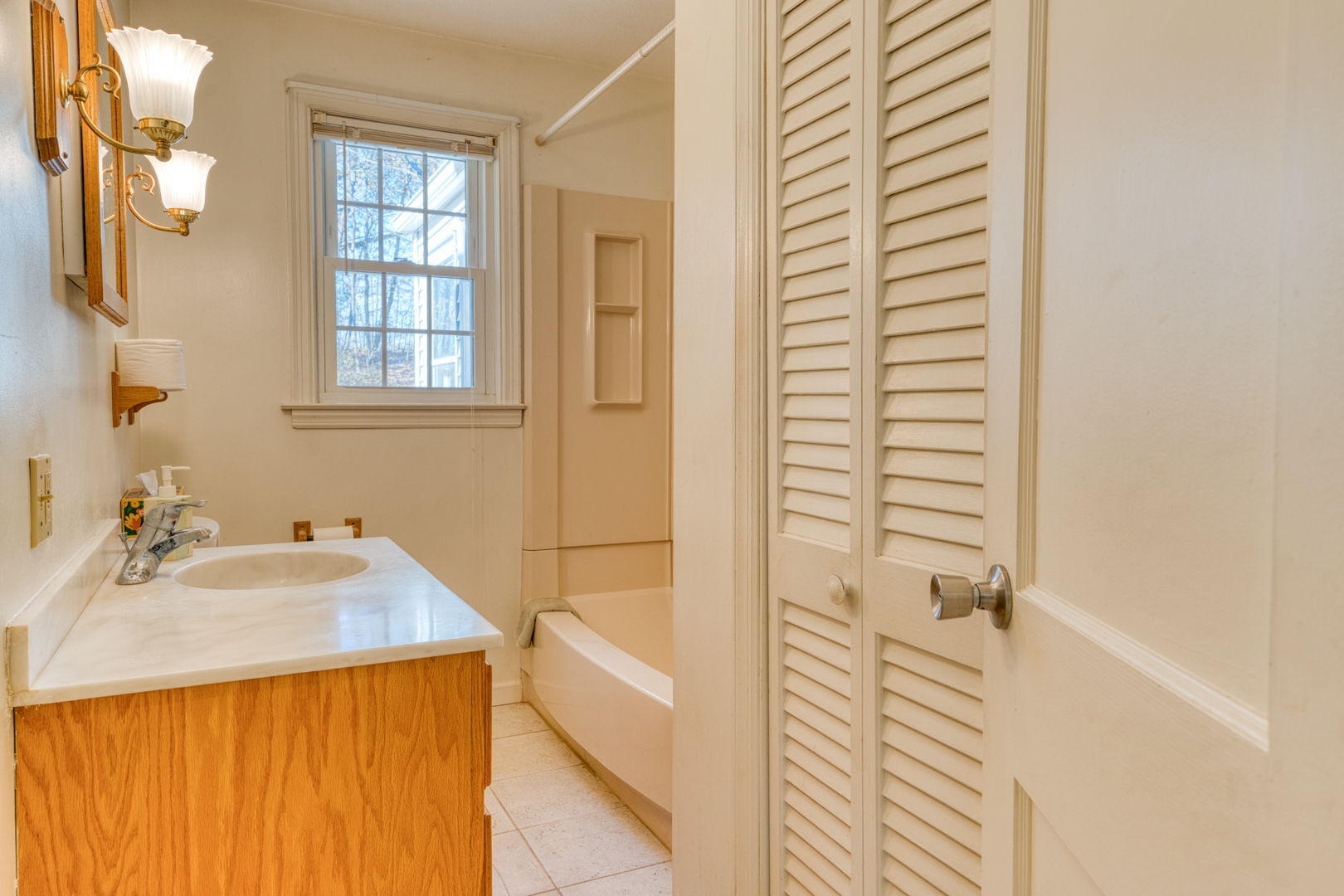 578 Old Turnpike Road Southington, CT 06479 - Photo 9 of 35