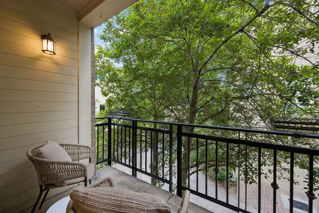 2323 Allen Street Dallas, TX 75204 - Photo 11 of 25