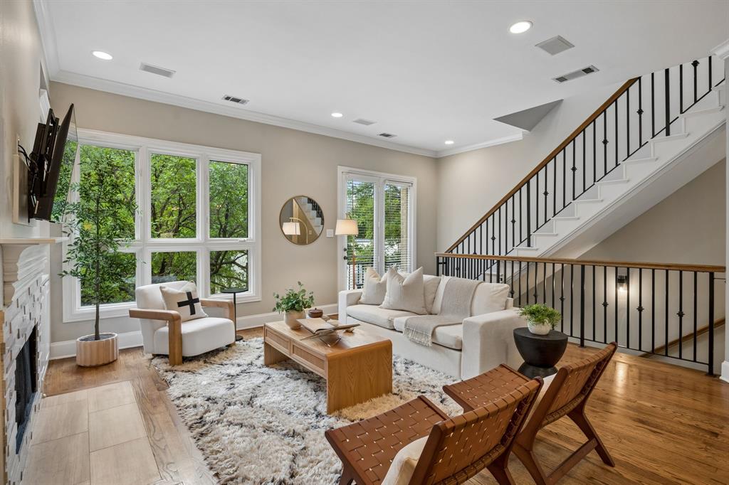 2323 Allen Street Dallas, TX 75204 - Photo 2 of 25