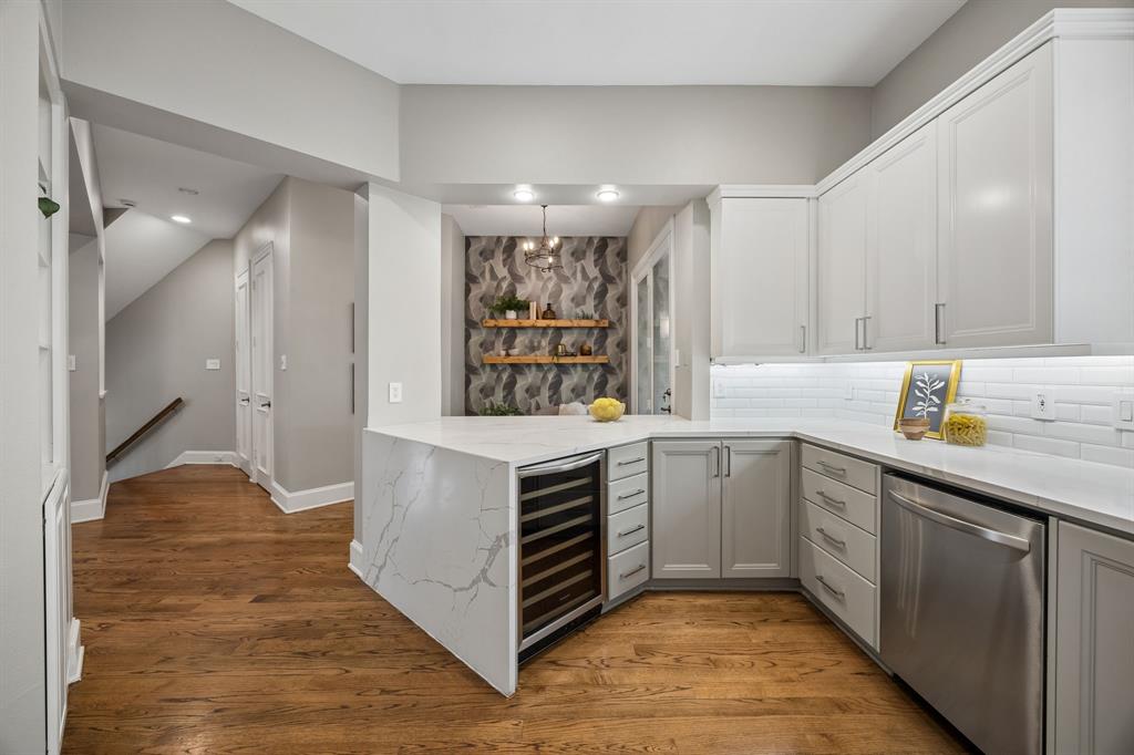 2323 Allen Street Dallas, TX 75204 - Photo 9 of 25